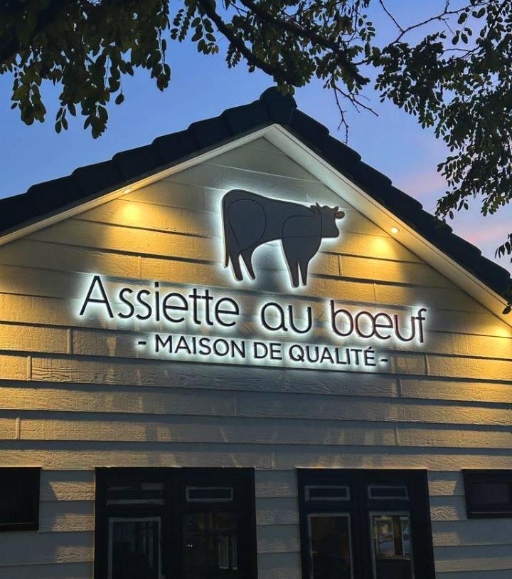 Conception et installation d'enseignes percutantes et personnalisées